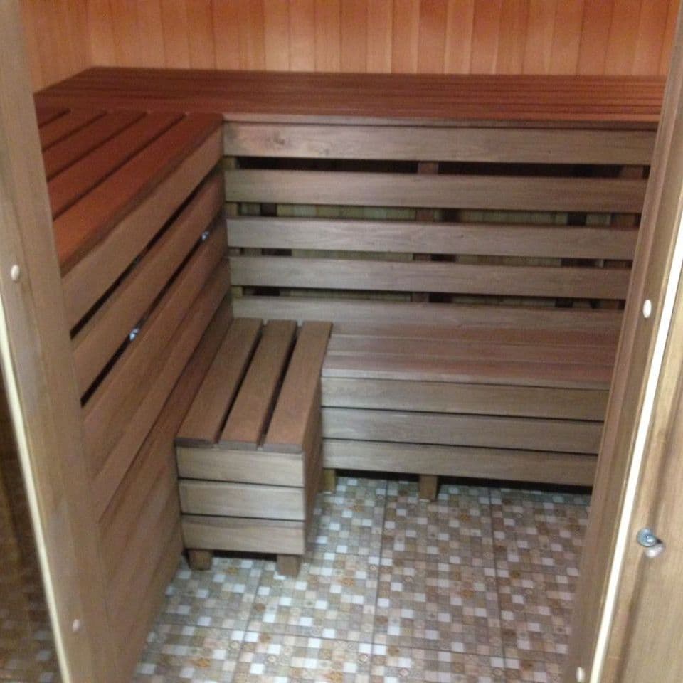 Сауна отделанная алтайским кедром